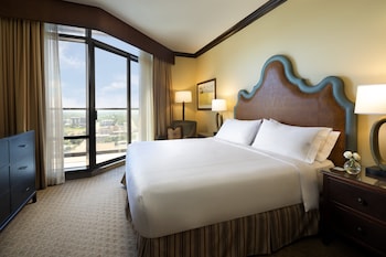 Executive Suite, 1 Queen Bed, Balcony