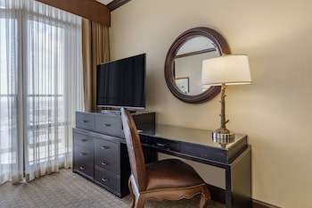 Traditional Room, 1 King Bed, Balcony