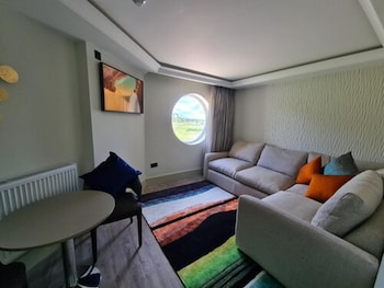 Deluxe Studio Suite