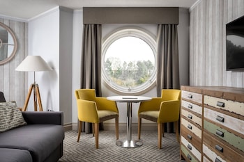 Deluxe Studio Suite