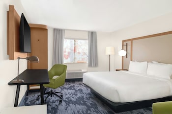 Room, 1 King Bed, Hearing Accessible (Accessible Bathtub)