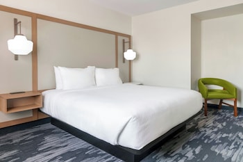 Room, 1 King Bed, Hearing Accessible (Accessible Bathtub)