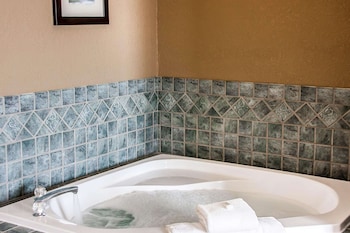 Suite, 2 Queen Beds, Non Smoking