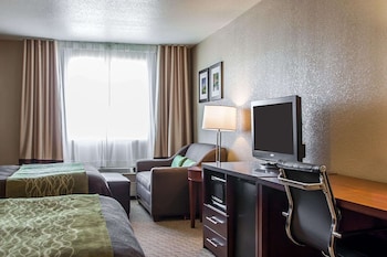Suite, 2 Queen Beds, Non Smoking