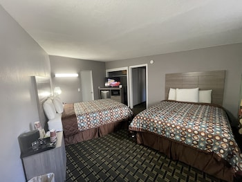 Room, 2 Bedrooms, Non Smoking (2 Queen Beds per Room)