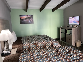 Room, 3 Twin Beds, Non Smoking (3 Beds)