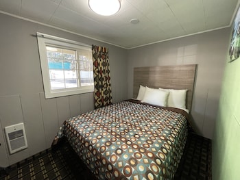 Room, 3 Twin Beds, Non Smoking (3 Beds)