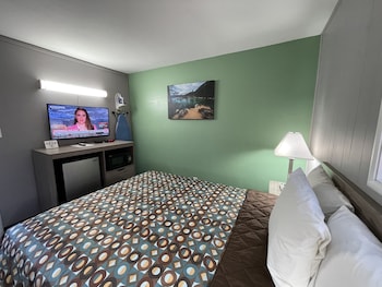 Room, 2 Bedrooms, Non Smoking (1 Queen Bed per Room)