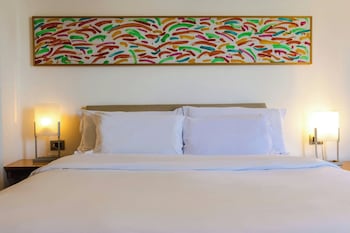 Deluxe Room, 1 King Bed, Balcony, Sea View