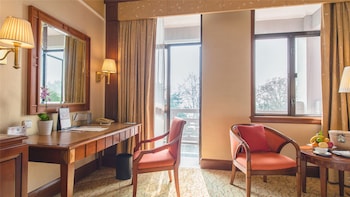 Twin Room, Garden View, Lakeside (West Wing Horizon)