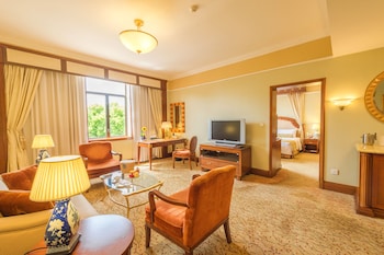 West Wing Executive Suite