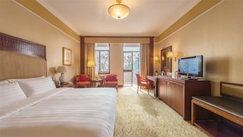 West Wing Horizon Lakeside Gardenview King