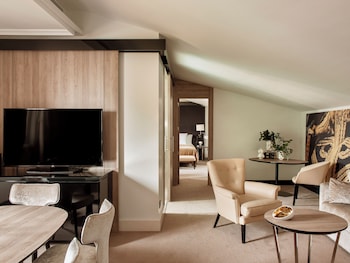 Master Suite Red Level
