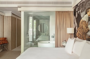 Premier Room
