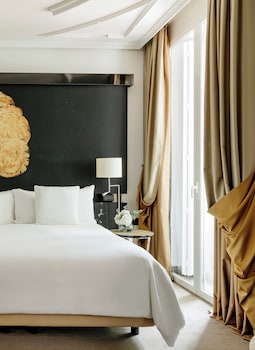 Supreme Room