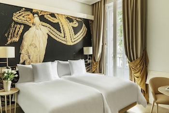 Suite, 2 Bedrooms (Red Level)