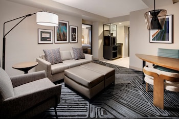 Suite, 1 King Bed, Non Smoking