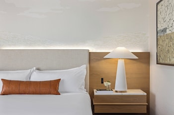Premier Room, 1 King Bed