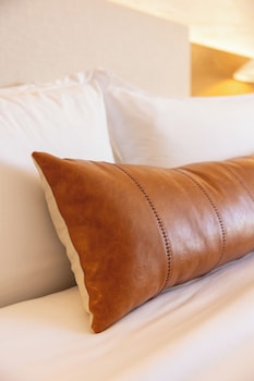 Deluxe Room, 1 King Bed, Accessible
