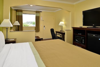Standard Room, 1 King Bed, Smoking