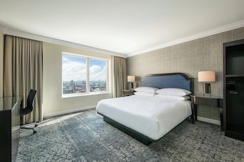 Room, 1 King Bed (Mobility Accessible, Tub)
