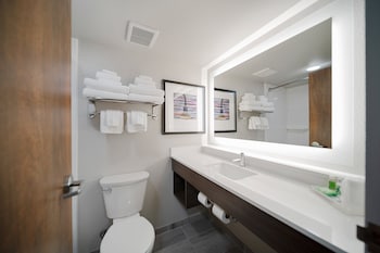 Standard Room, 2 Queen Beds (Lobby Area)