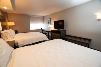 Standard Room, 2 Queen Beds (South Wing)