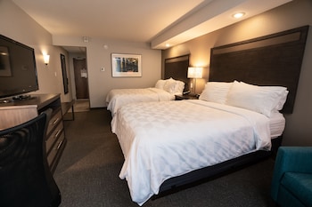 Standard Room, 2 Queen Beds (South Wing)