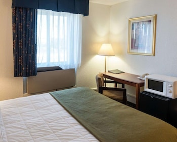 Standard Room, 1 Queen Bed, Non Smoking