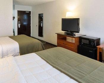 Standard Room, 2 Queen Beds, Non Smoking