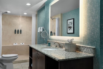 Junior Suite, 1 King Bed