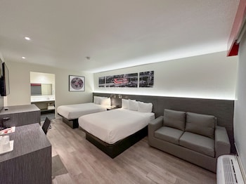 Room, Non Smoking (2 Queen Beds & 1 Sofa Bed)