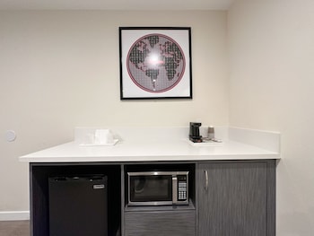 Family Suite, 1 Bedroom, Non Smoking (1 Queen Bed & 1 Bunk Bed)