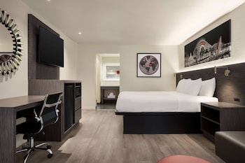 Room, 1 King Bed, Non Smoking