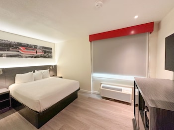 Family Suite, 1 Bedroom, Non Smoking (1 Queen Bed & 1 Bunk Bed)