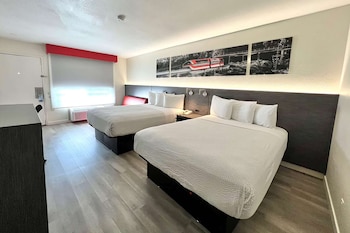 Room, 2 Queen Beds, Non Smoking