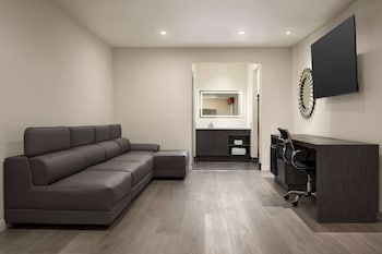 Family Suite, 2 Bedrooms, Non Smoking (1 King, 1 Queen and 1 Bunk Bed)