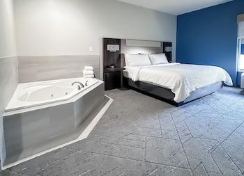 Standard Room, 1 King Bed, Jetted Tub