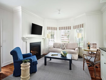 Captain's Cottage 2 Bedroom Suite