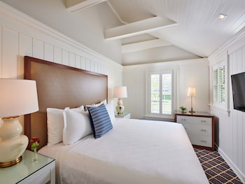 Captain's Cottage 2 Bedroom Deluxe Suite
