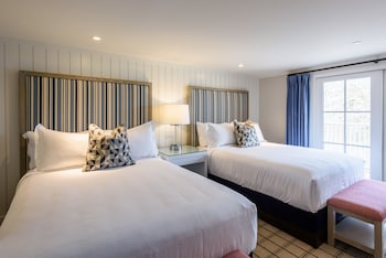 Roxana Double Queen Accessible Guest Room