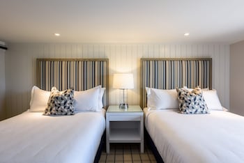 Roxana Double Queen Accessible Guest Room
