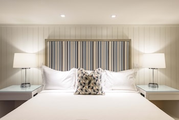 Roxana Room Double Queen Beds with Balcony