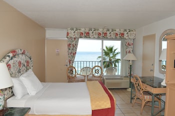 Efficiency, Room, 2 Queen Beds, Non Smoking, Beach View