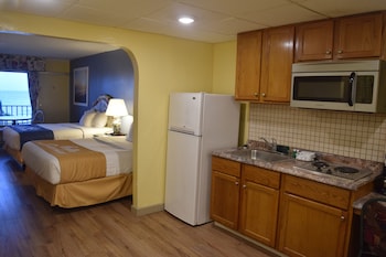 Efficiency, Room, 2 Queen Beds, Non Smoking, Beach View