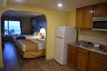 Efficiency, Room, 2 Queen Beds, Non Smoking, Beach View