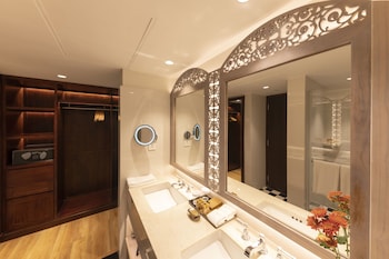 Executive Suite, 1 King Bed, Ocean View (King Bed)