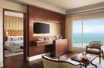 Deluxe Suite, 1 King Bed (King Bed)