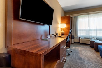 Standard Lakeview King Suite