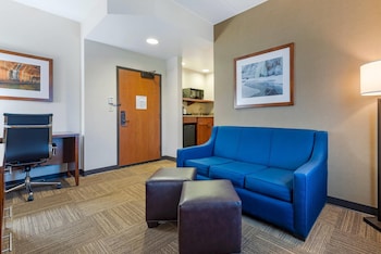 City View Deluxe Balcony Queen Suite